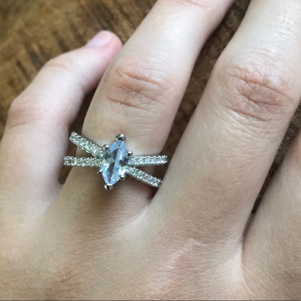 New 925 Silver Band Marquise Cut White Ring - Picture 4 of 6